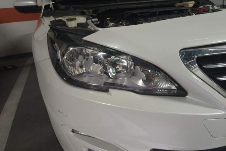 Used Peugeot 408 2015 1.2T Automatic Luxury Edition Right Front Headlight