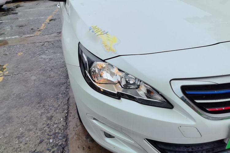 Used Peugeot 408 2015 1.2T Automatic Luxury Edition Right Front Headlight