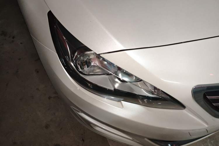 Used Peugeot 408 2015 1.2T Automatic Luxury Edition Right Front Headlight