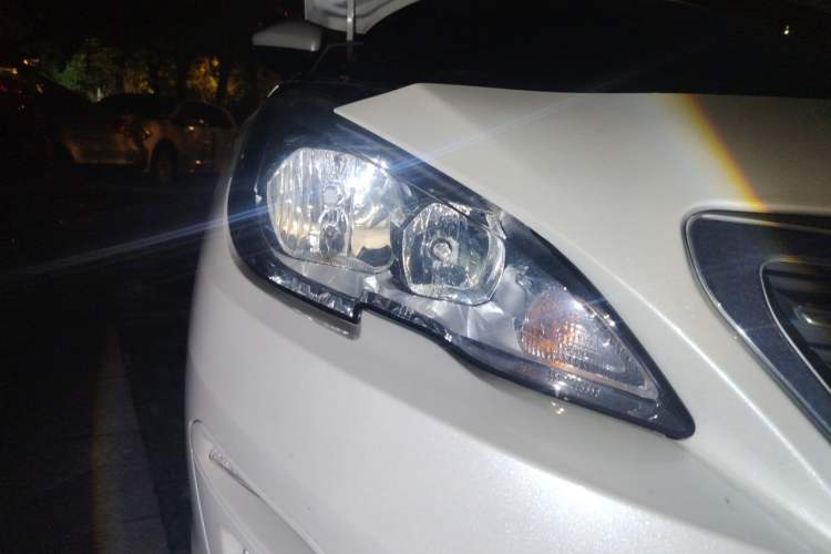 Used Peugeot 408 2015 1.2T Automatic Luxury Edition Right Front Headlight