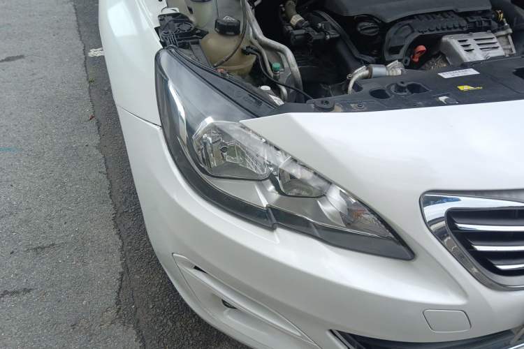 Used Peugeot 408 2015 1.2T Automatic Luxury Edition Right Front Headlight