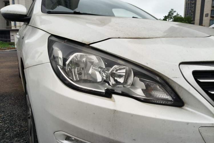 Used Peugeot 408 2015 1.2T Automatic Luxury Edition Right Front Headlight