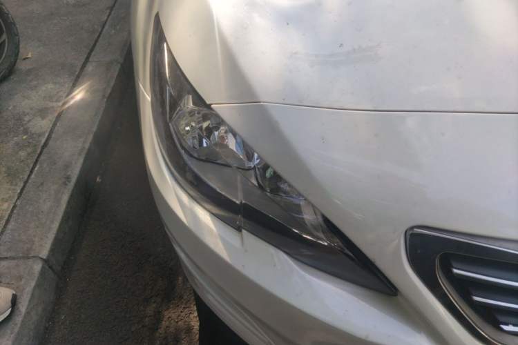 Used Peugeot 408 2015 1.2T Automatic Luxury Edition Right Front Headlight