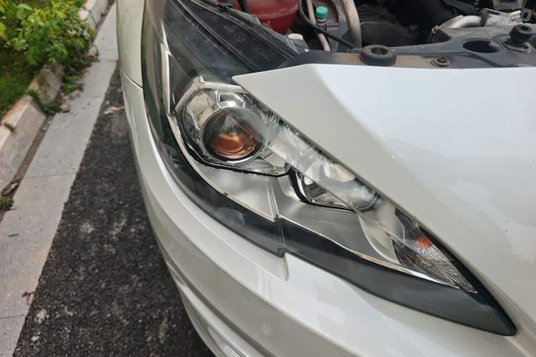Used Peugeot 408 2015 1.2T Automatic Luxury Edition Right Front Headlight