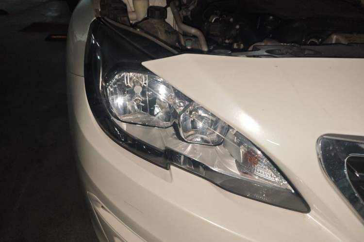 Used Peugeot 408 2015 1.2T Automatic Luxury Edition Right Front Headlight