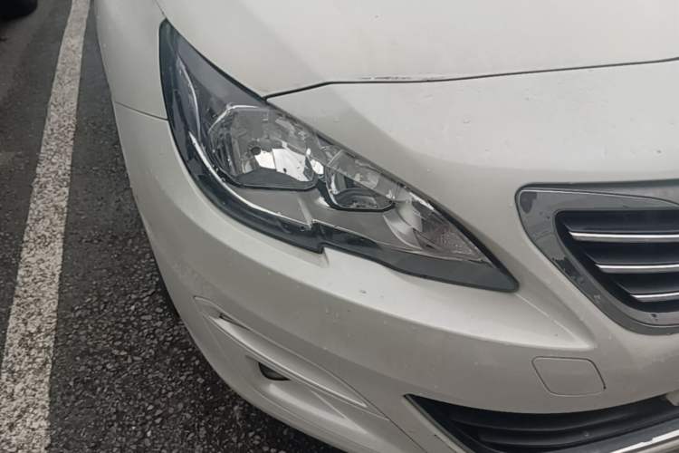 Used Peugeot 408 2015 1.2T Automatic Luxury Edition Right Front Headlight