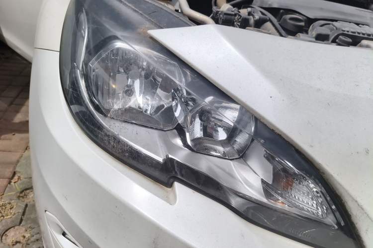 Used Peugeot 408 2015 1.2T Automatic Luxury Edition Right Front Headlight