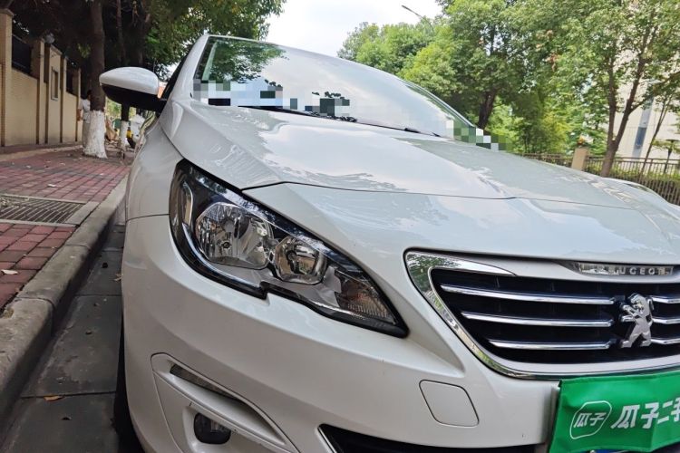 Used Peugeot 408 2015 1.2T Automatic Luxury Edition Right Front Headlight