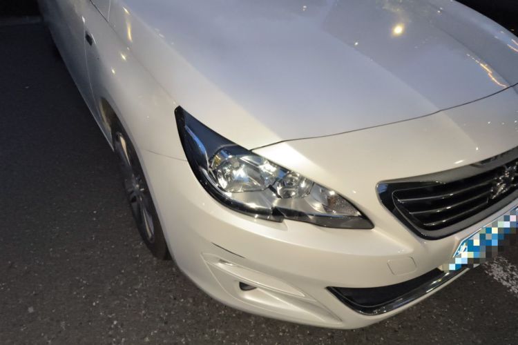 Used Peugeot 408 2015 1.2T Automatic Luxury Edition Right Front Headlight
