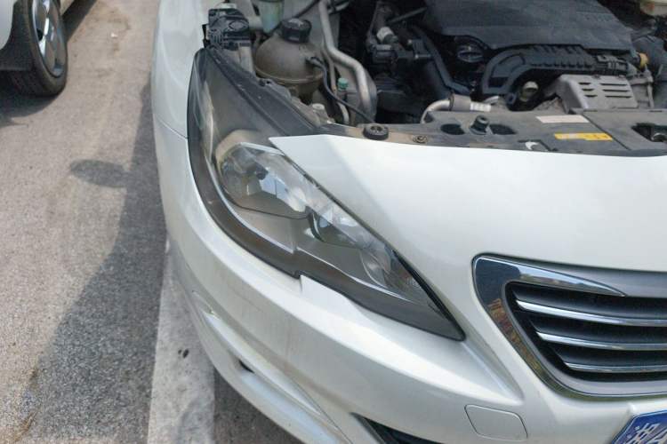 Used Peugeot 408 2015 1.2T Automatic Luxury Edition Right Front Headlight