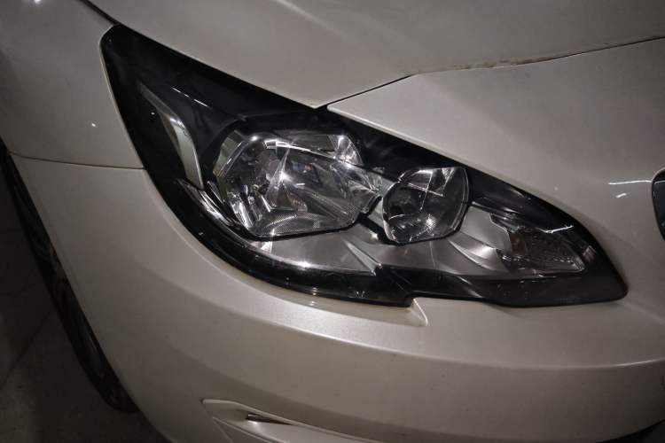 Used Peugeot 408 2015 1.2T Automatic Luxury Edition Right Front Headlight