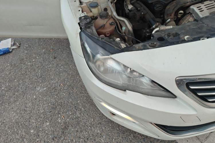 Used Peugeot 408 2015 1.2T Automatic Luxury Edition Right Front Headlight