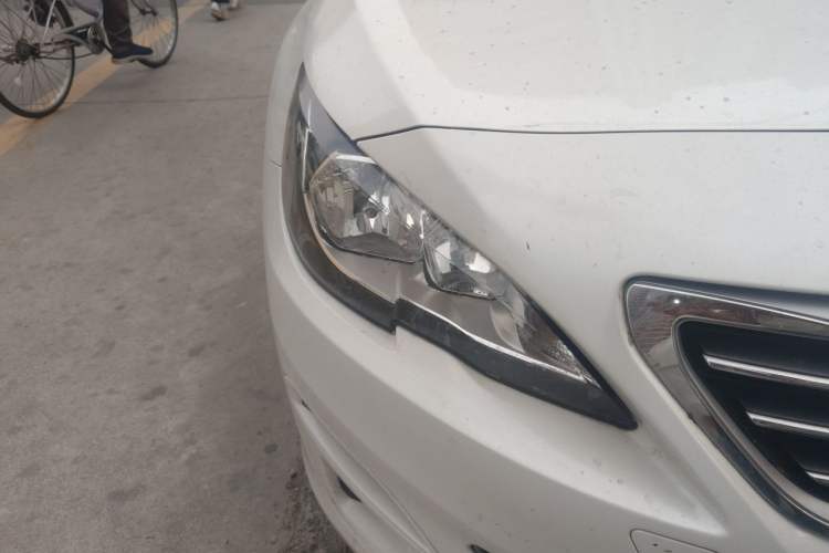 Used Peugeot 408 2015 1.2T Automatic Luxury Edition Right Front Headlight
