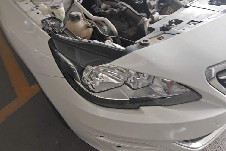 Used Peugeot 408 2015 1.2T Automatic Luxury Edition Right Front Headlight