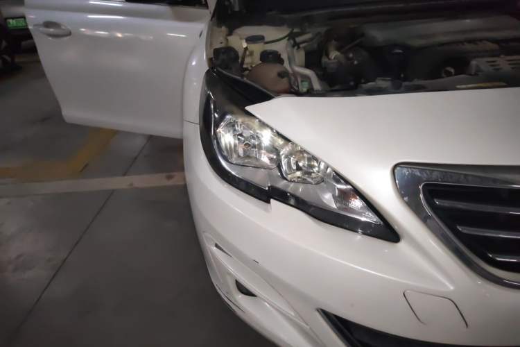 Used Peugeot 408 2015 1.2T Automatic Luxury Edition Right Front Headlight