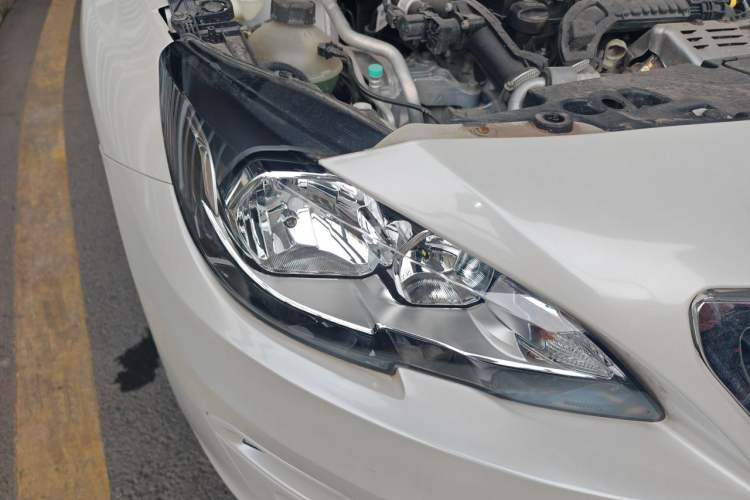 Used Peugeot 408 2015 1.2T Automatic Luxury Edition Right Front Headlight