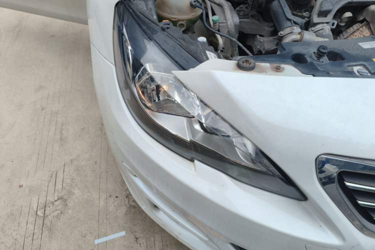 Used Peugeot 408 2015 1.2T Automatic Luxury Edition Right Front Headlight