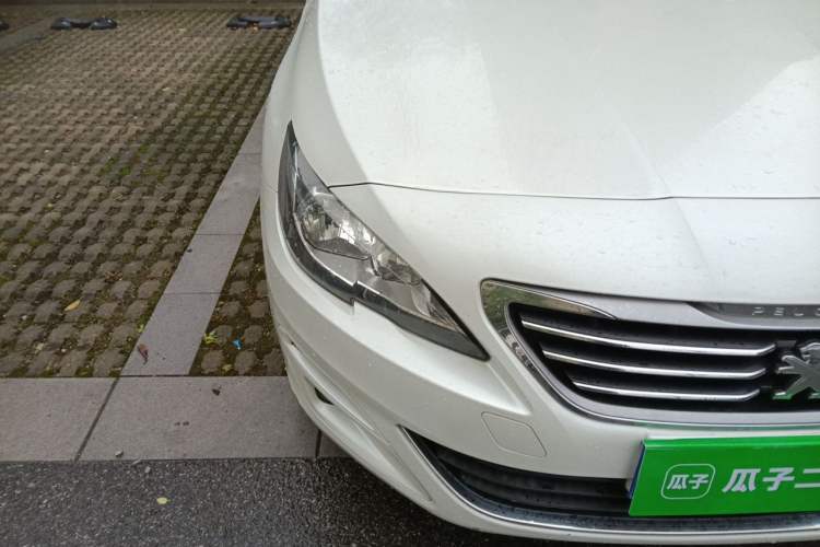 Used Peugeot 408 2015 1.2T Automatic Luxury Edition Right Front Headlight