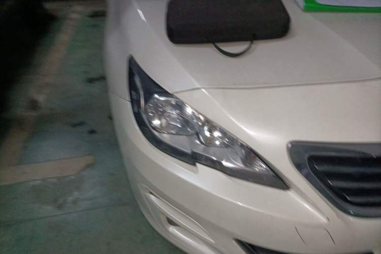Used Peugeot 408 2015 1.2T Automatic Luxury Edition Right Front Headlight
