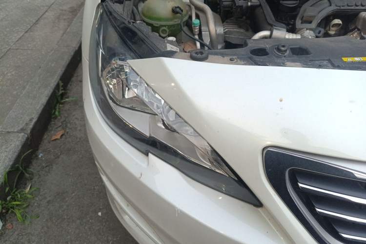 Used Peugeot 408 2015 1.2T Automatic Luxury Edition Right Front Headlight