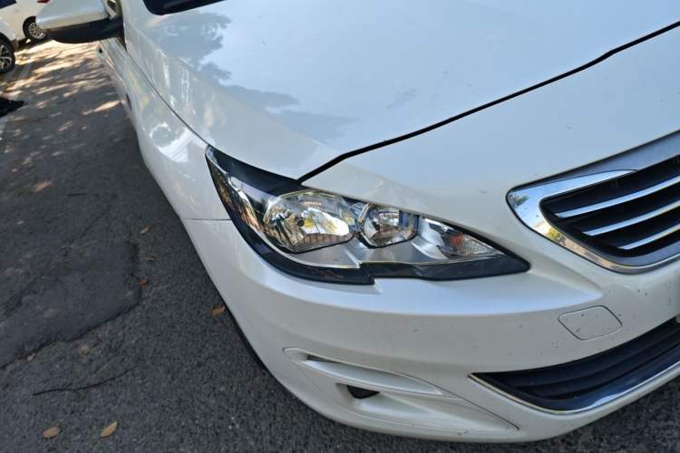 Used Peugeot 408 2015 1.2T Automatic Luxury Edition Right Front Headlight