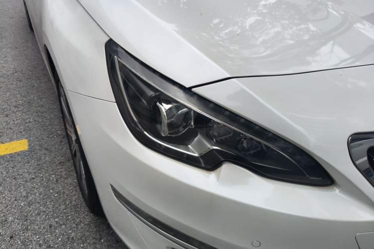 Used Peugeot 408 2015 1.2T Automatic Glory Edition Right Front Headlight