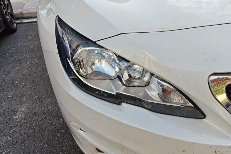 Used Peugeot 408 2015 1.2T Automatic Luxury Edition Right Front Headlight