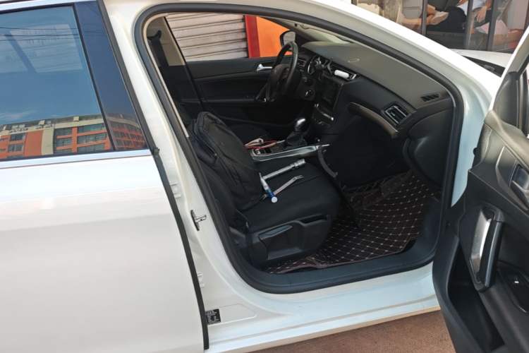 Used Peugeot 408 2015 1.2T Automatic Glory Edition Right Front Seat