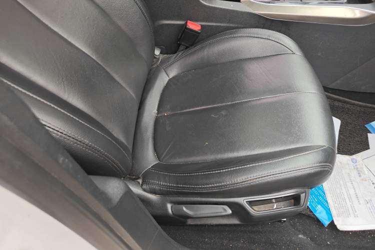 Used Peugeot 408 2015 1.2T Automatic Luxury Edition Right Front Seat