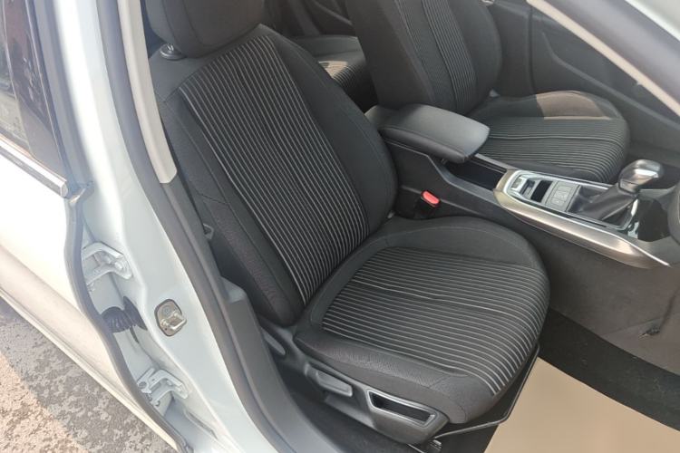 Used Peugeot 408 2015 1.2T Automatic Glory Edition Right Front Seat
