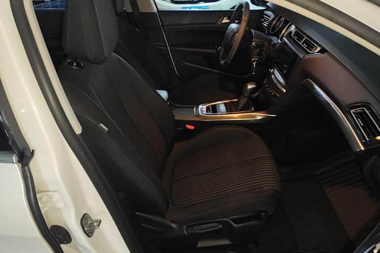 Used Peugeot 408 2015 1.2T Automatic Luxury Edition Right Front Seat