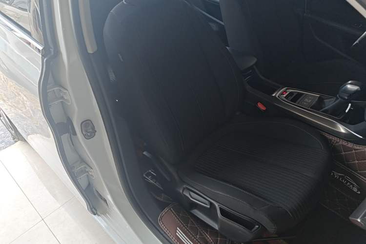 Used Peugeot 408 2015 1.2T Automatic Luxury Edition Right Front Seat