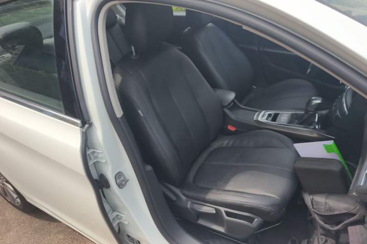 Used Peugeot 408 2015 1.2T Automatic Luxury Edition Right Front Seat
