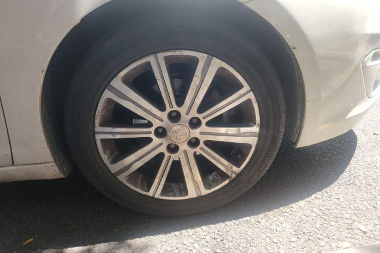 Used Peugeot 408 2015 1.2T Automatic Luxury Edition Right Front Wheel Hub