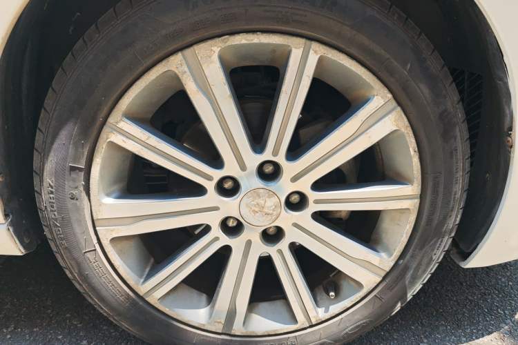 Used Peugeot 408 2015 1.2T Automatic Luxury Edition Right Front Wheel Hub