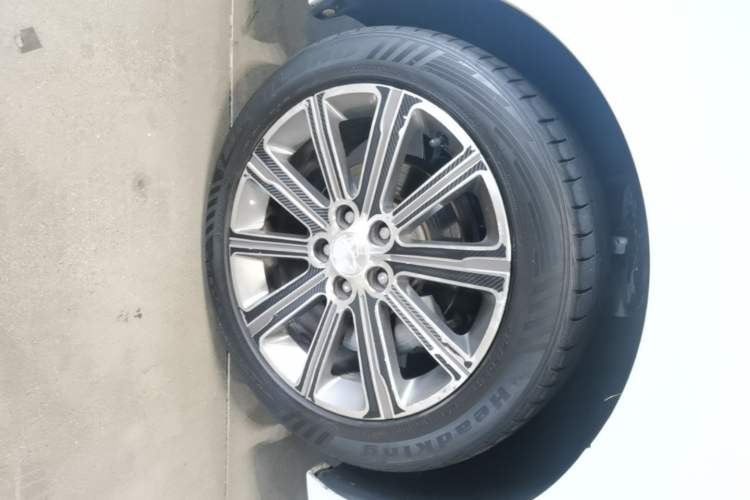 Used Peugeot 408 2015 1.2T Automatic Luxury Edition Right Front Wheel Hub
