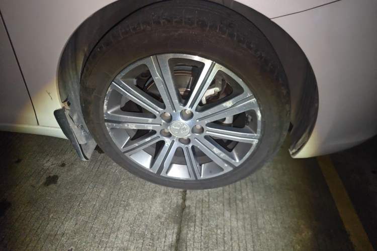 Used Peugeot 408 2015 1.2T Automatic Luxury Edition Right Front Wheel Hub