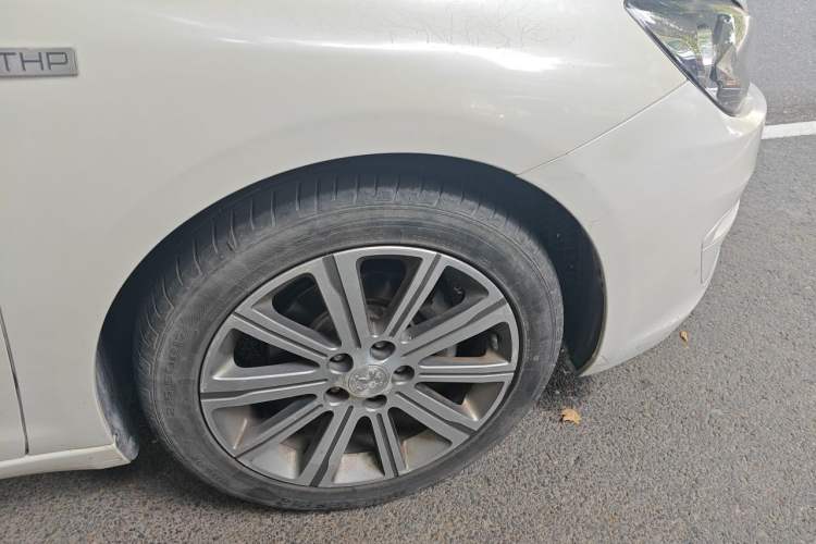 Used Peugeot 408 2015 1.2T Automatic Luxury Edition Right Front Wheel Hub