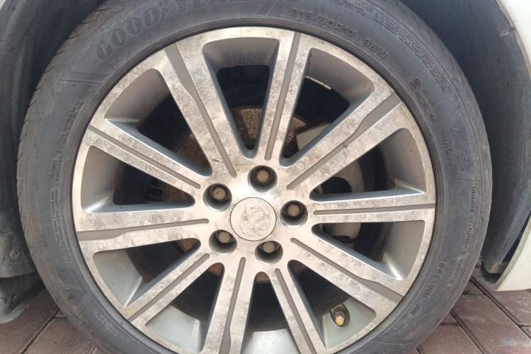 Used Peugeot 408 2015 1.2T Automatic Luxury Edition Right Front Wheel Hub