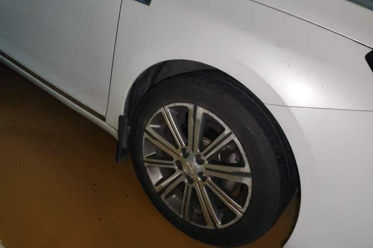 Used Peugeot 408 2015 1.2T Automatic Luxury Edition Right Front Wheel Hub