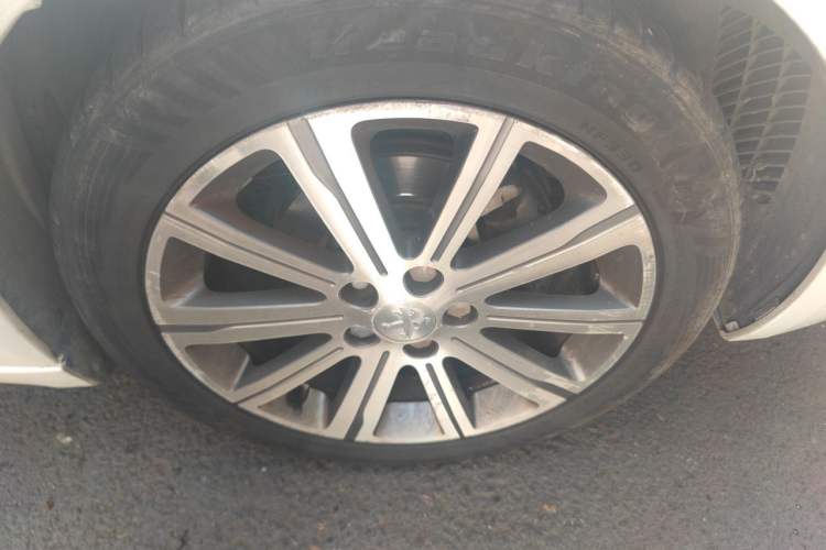 Used Peugeot 408 2015 1.2T Automatic Luxury Edition Right Front Wheel Hub