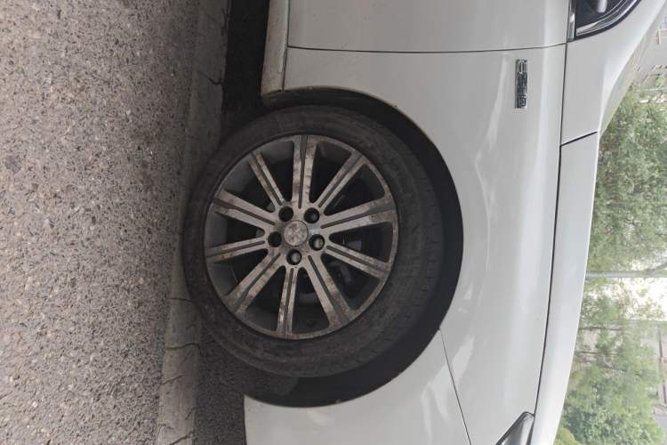 Used Peugeot 408 2015 1.2T Automatic Luxury Edition Right Front Wheel Hub