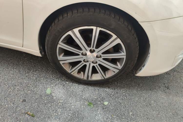 Used Peugeot 408 2015 1.2T Automatic Luxury Edition Right Front Wheel Hub