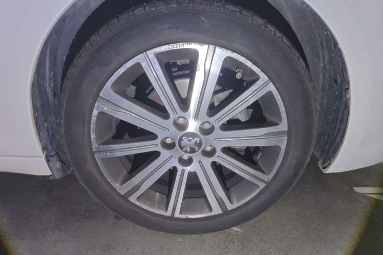 Used Peugeot 408 2015 1.2T Automatic Luxury Edition Right Front Wheel Hub