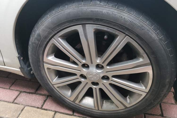 Used Peugeot 408 2015 1.2T Automatic Luxury Edition Right Front Wheel Hub