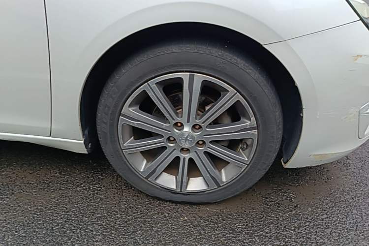Used Peugeot 408 2015 1.2T Automatic Luxury Edition Right Front Wheel Hub