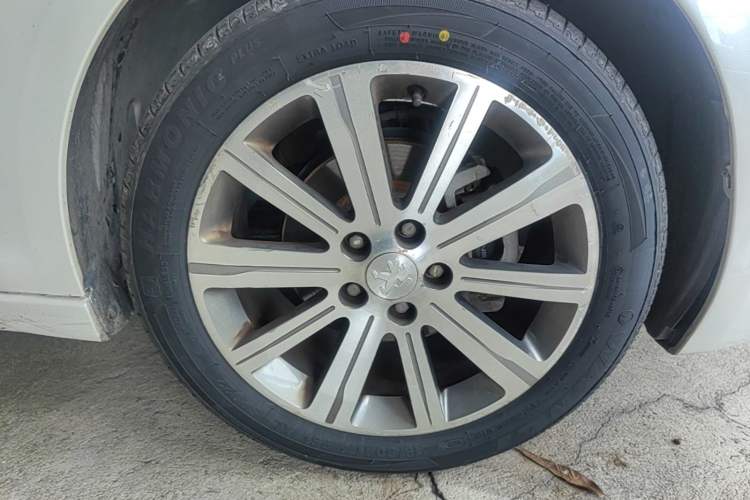 Used Peugeot 408 2015 1.2T Automatic Luxury Edition Right Front Wheel Hub