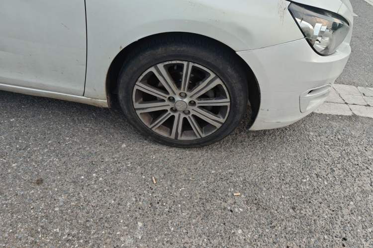 Used Peugeot 408 2015 1.2T Automatic Luxury Edition Right Front Wheel Hub