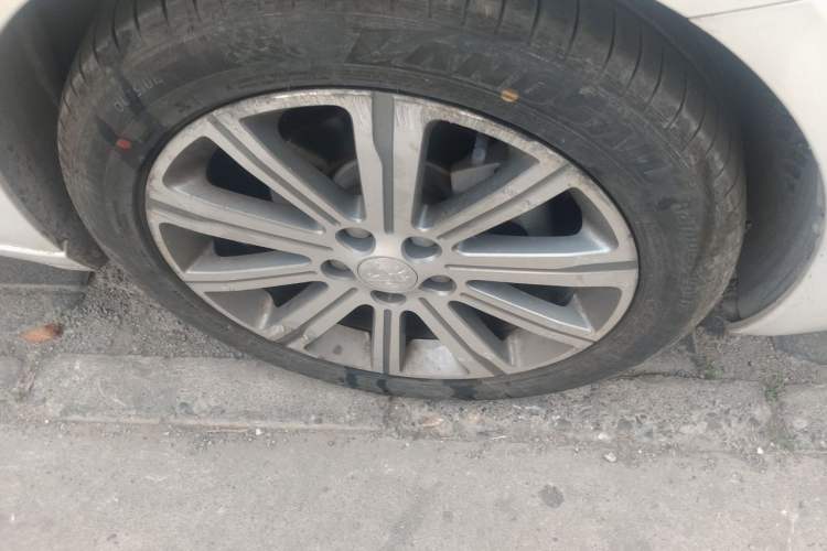 Used Peugeot 408 2015 1.2T Automatic Luxury Edition Right Front Wheel Hub