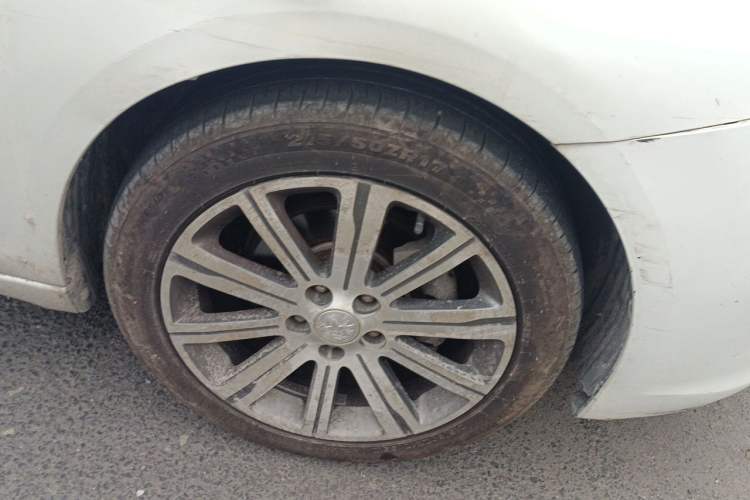 Used Peugeot 408 2015 1.2T Automatic Luxury Edition Right Front Wheel Hub
